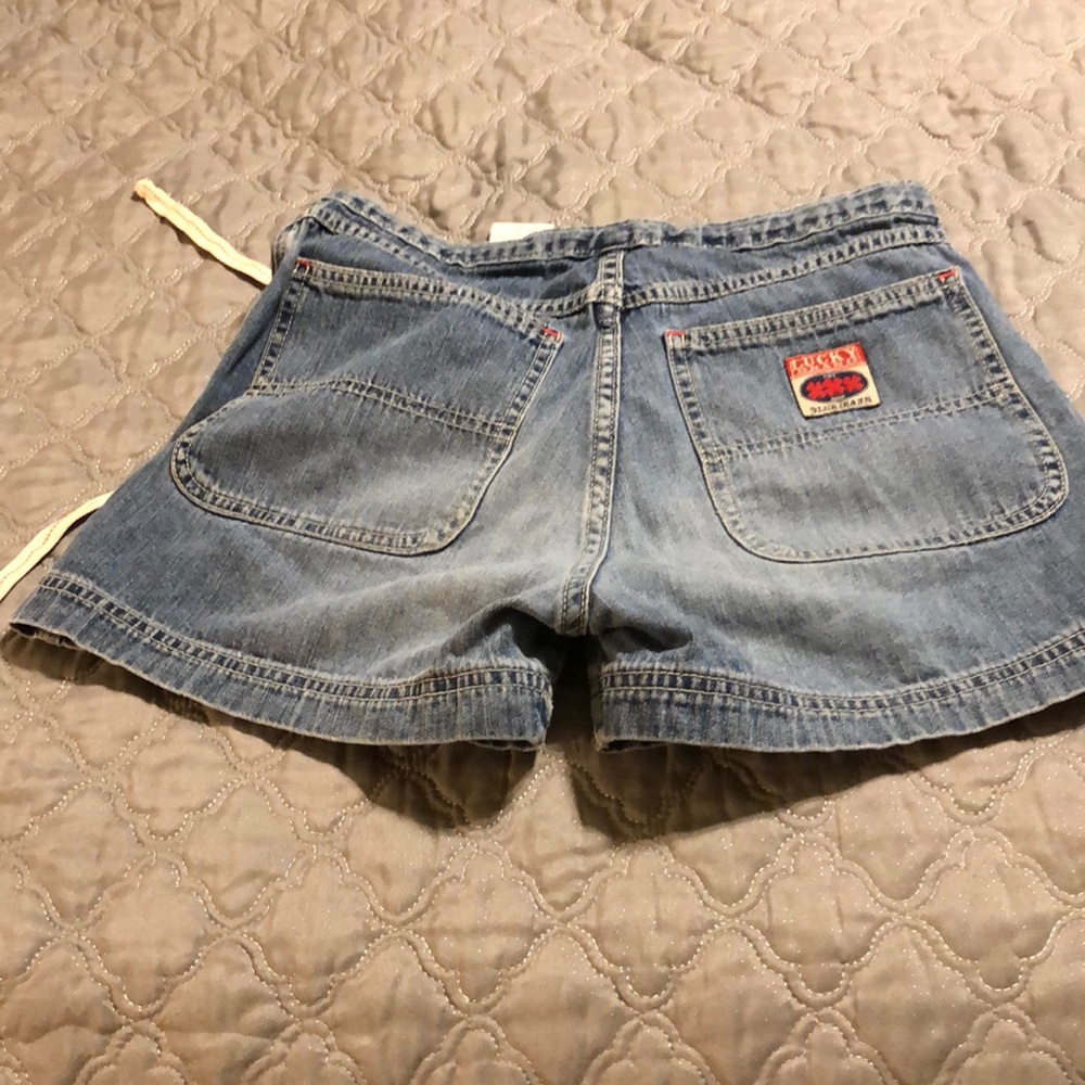 Shorts - Picture 3 of 4